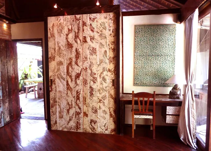 Phinisi - Villa Seminyak
