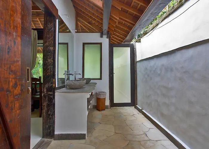 Phinisi -