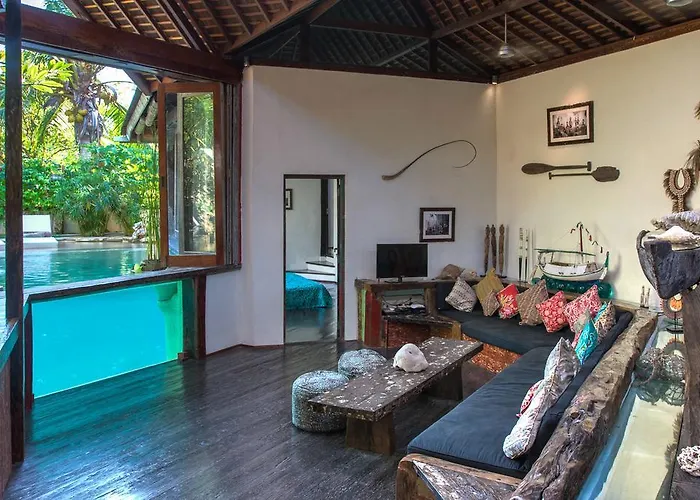 Villa Phinisi - *