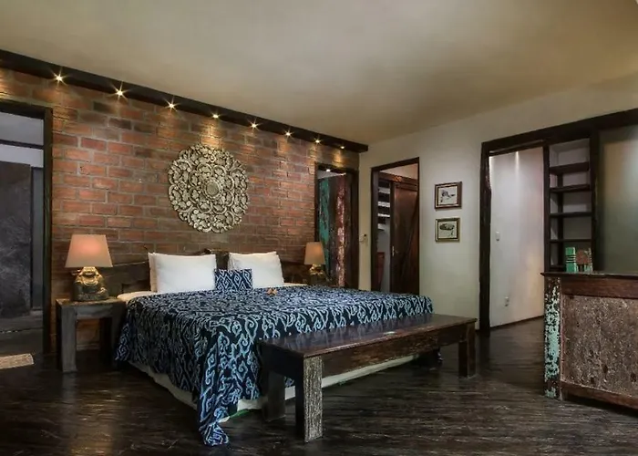 Villa Phinisi - Seminyak