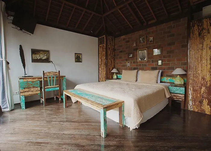 Phinisi -
